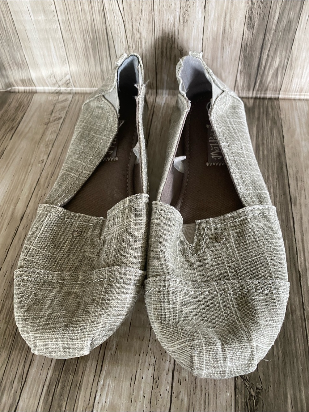 WOMENS MAD LOVE SLIP-ONS— SIZE 5